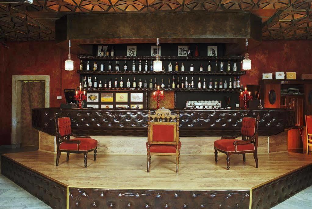 Hotel Trivia Antique โซเฟีย ภายนอก รูปภาพ